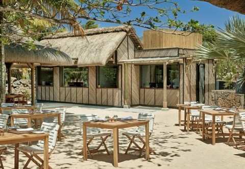 Restaurantterrasse im tropischen Stil im Paradise Cove Boutique Hotel