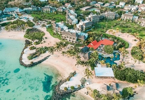 Luftaufnahme des Zilwa Attitude Mauritius an der Küste